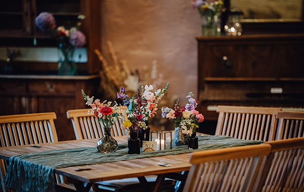 Tischdekoration in der Scheune