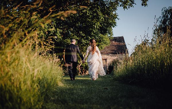 Hochzeitspaar nach der Zeremonie